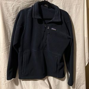 Gently used Men’s Patagonia fleece half zip- color Navy